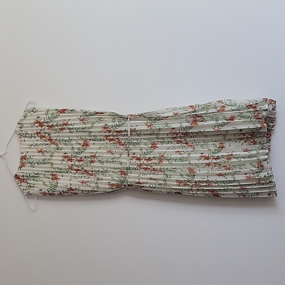 313- Max Studio London Women's Flower Dress Size S NWT - Picture 3 of 9